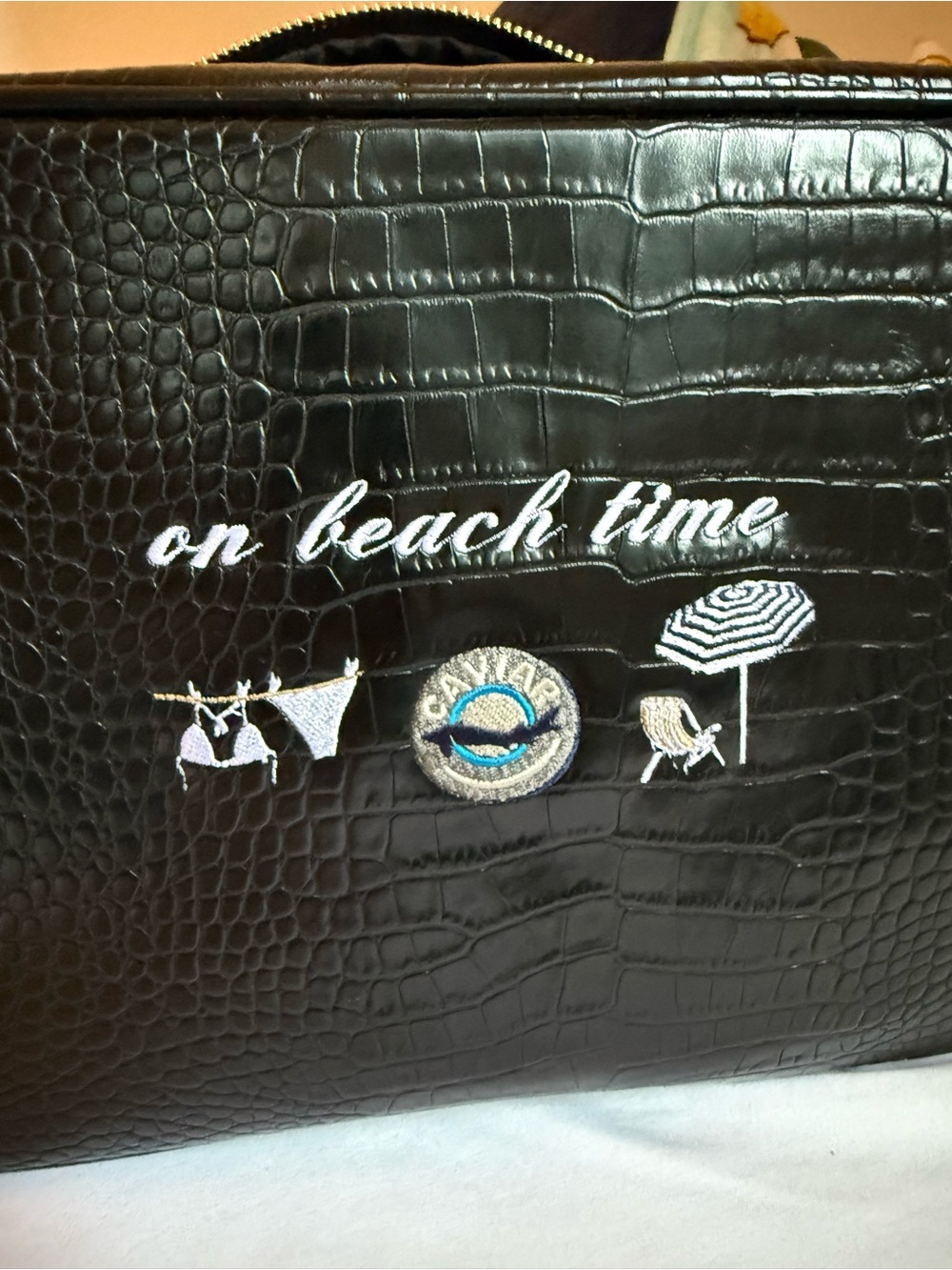 Abbode "On Beach Time" Large Croc Pouch - Picture 3 of 4